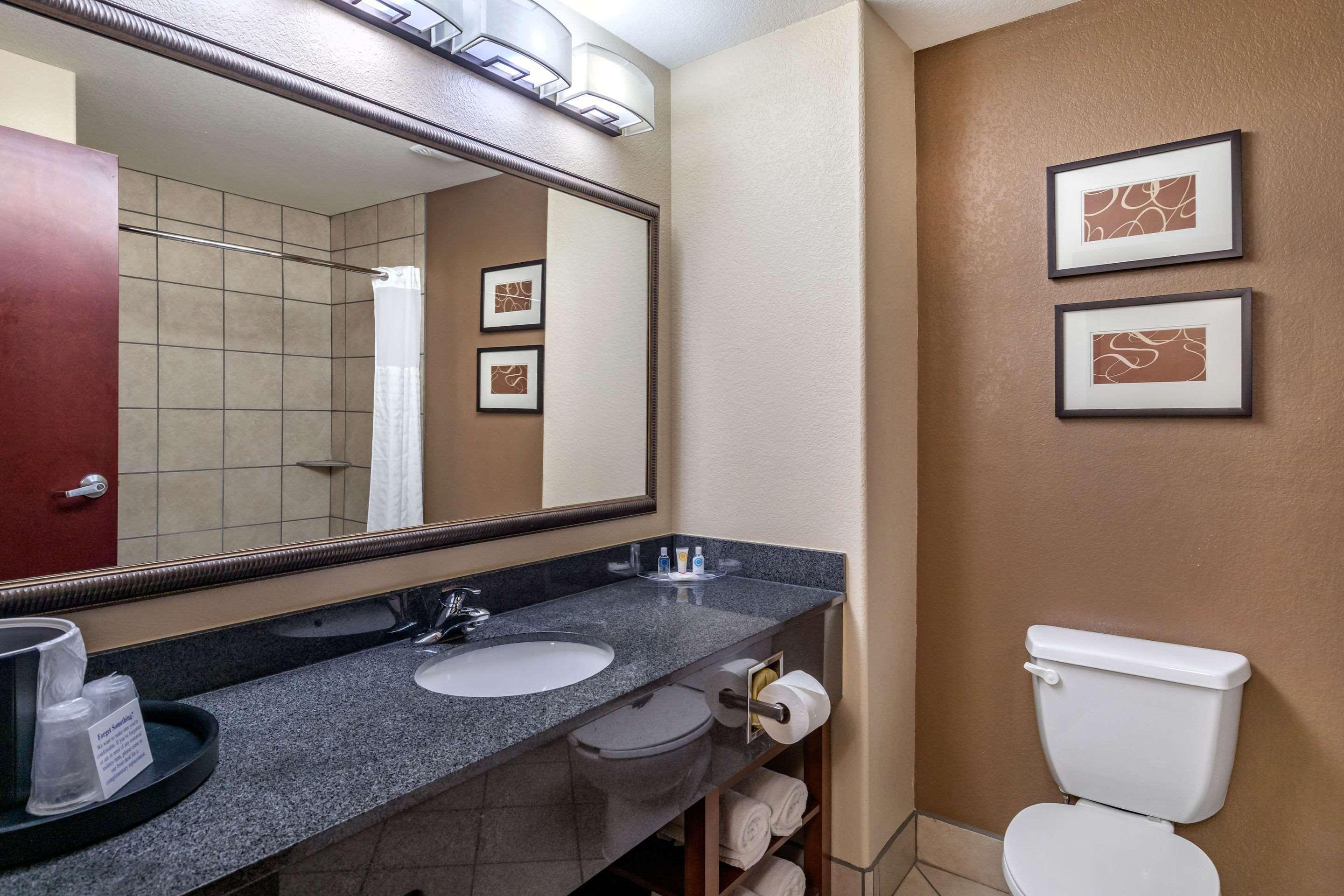 Comfort Suites Ennis Eksteriør billede