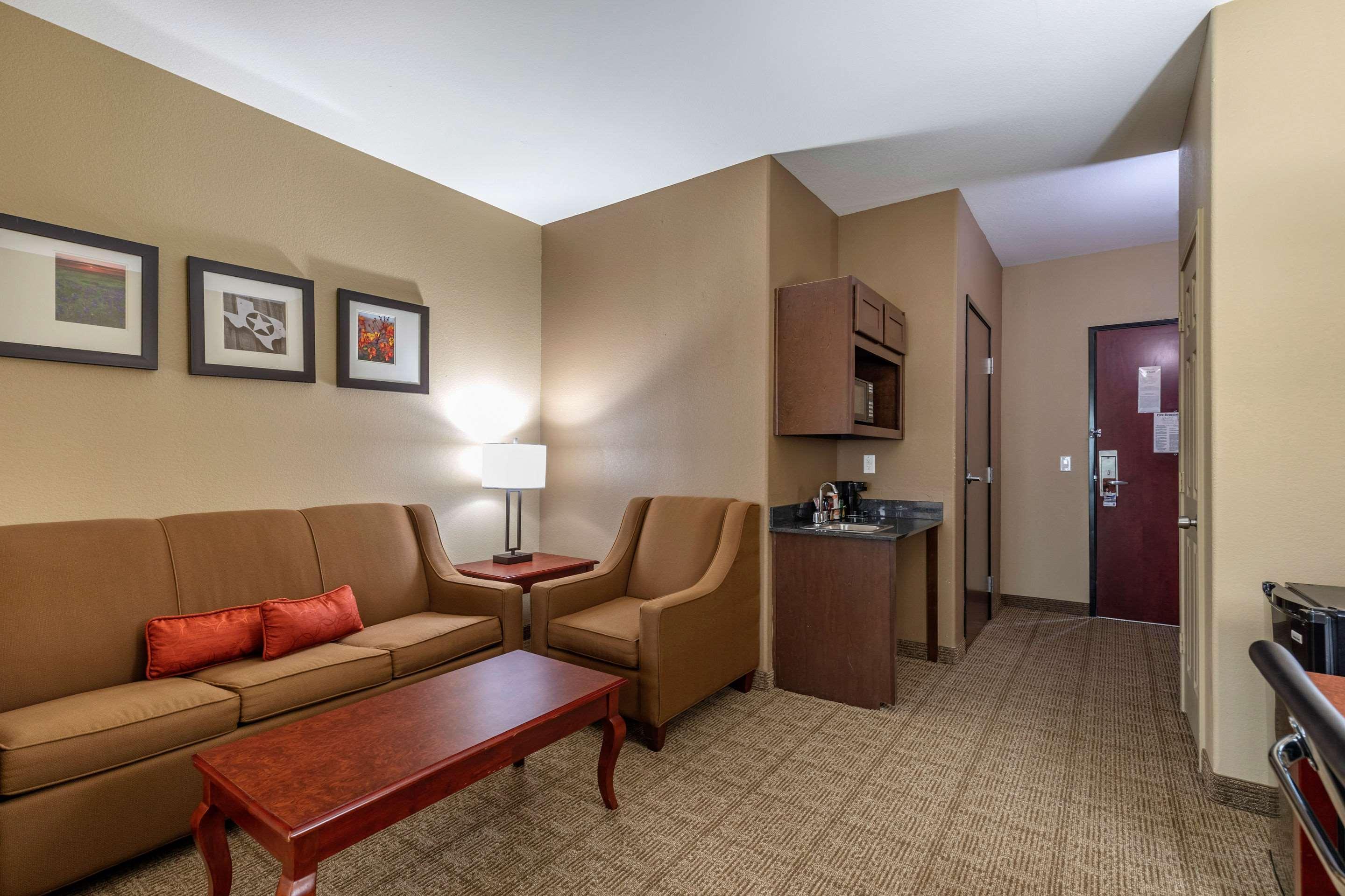 Comfort Suites Ennis Eksteriør billede
