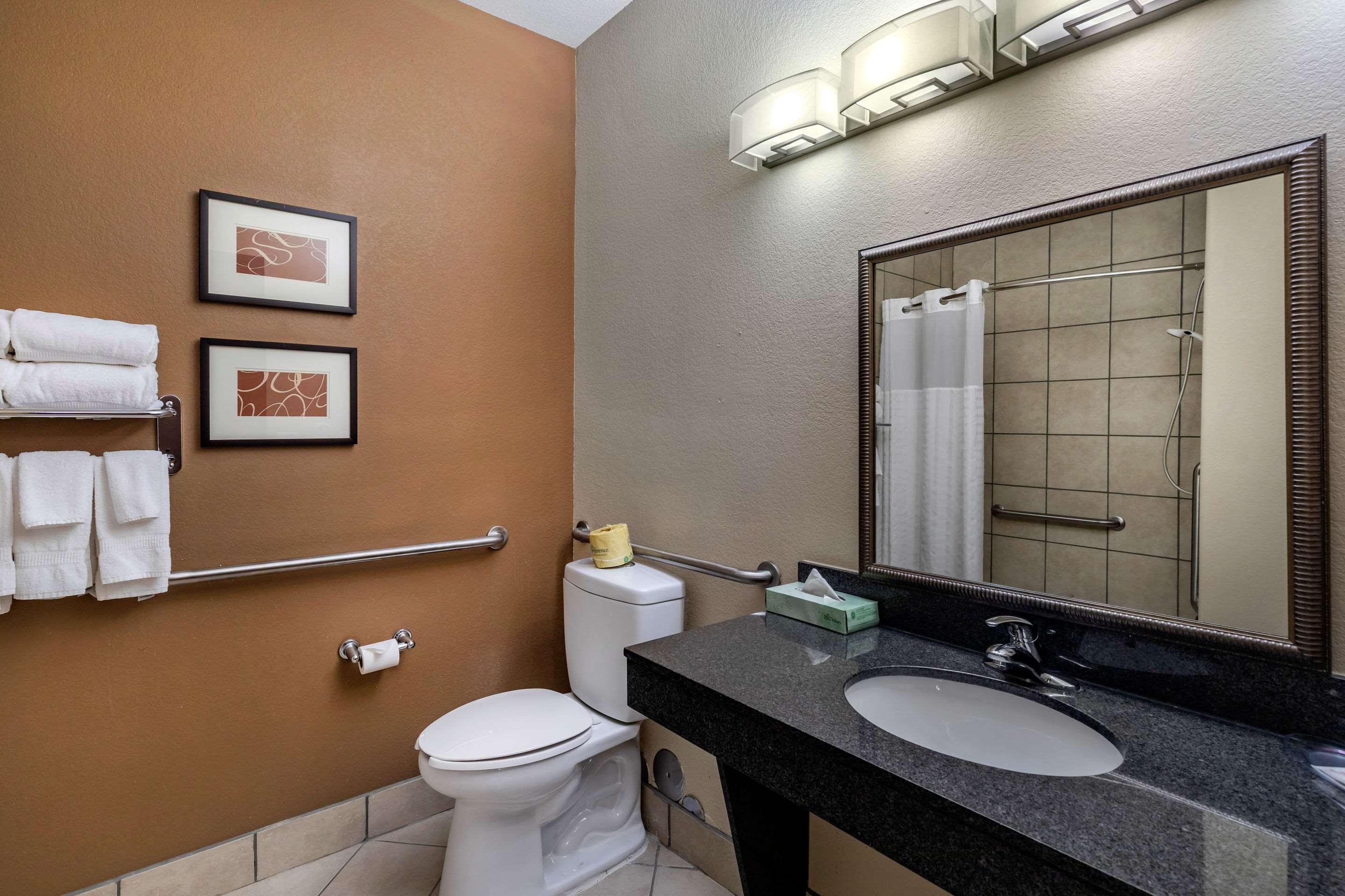Comfort Suites Ennis Eksteriør billede