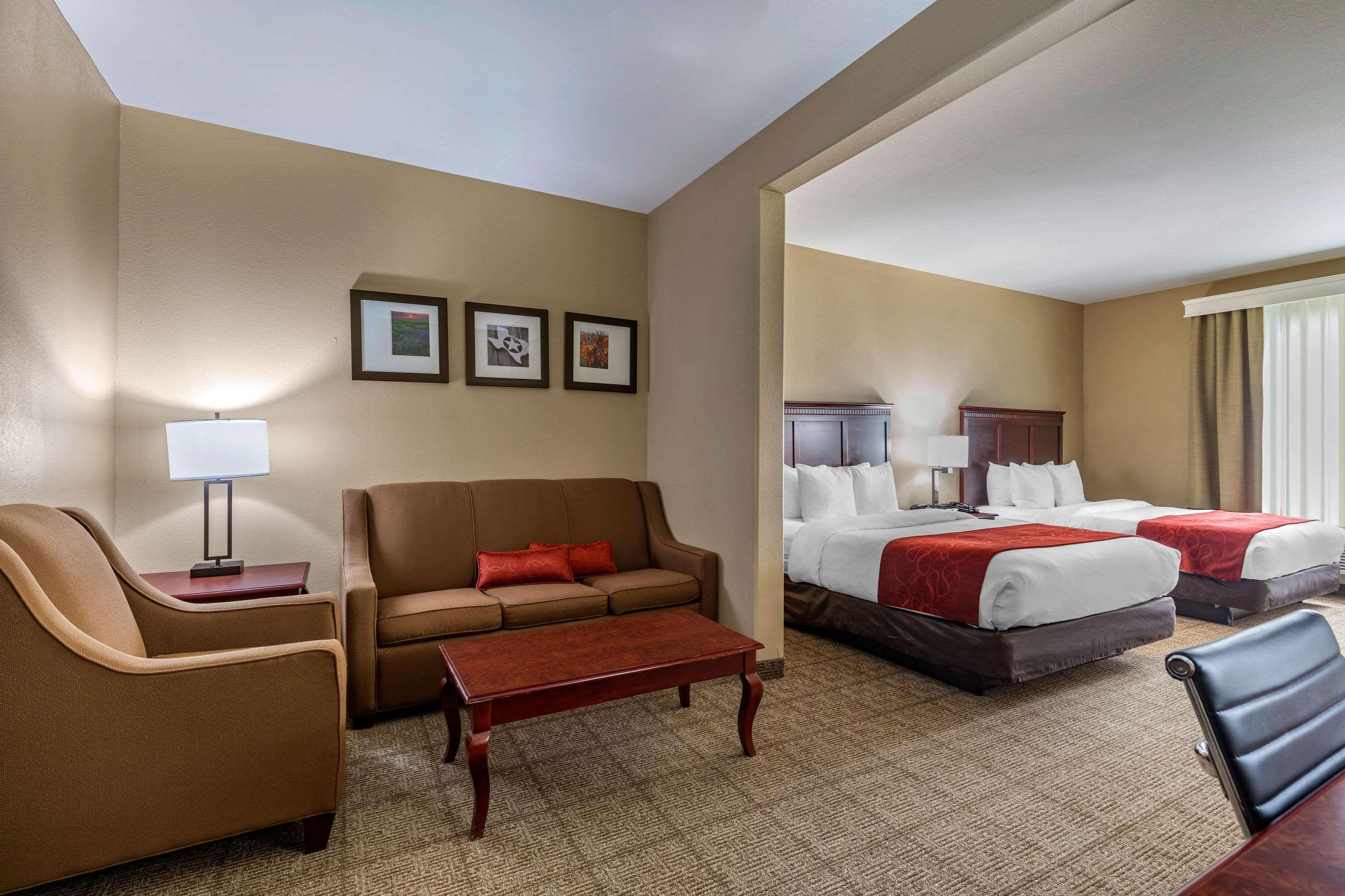 Comfort Suites Ennis Eksteriør billede