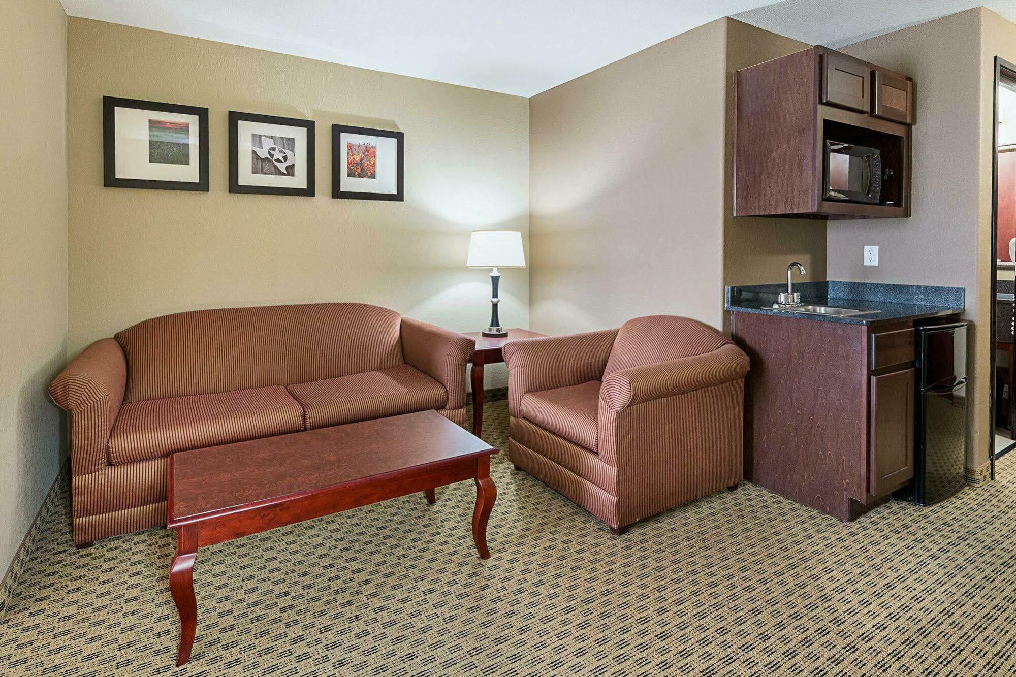 Comfort Suites Ennis Eksteriør billede